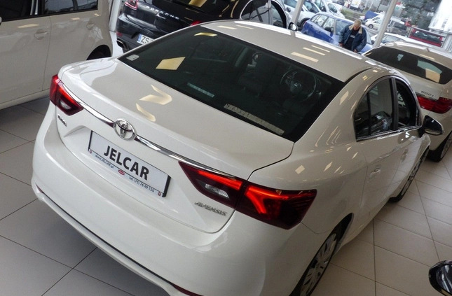 Toyota Avensis cena 39999 przebieg: 264017, rok produkcji 2016 z Tarnów małe 172